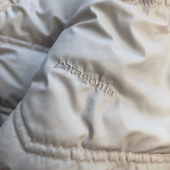 WOMENS PATAGONIA DOWN PUFFER HOODED PARKA, SIZE XS - Picture 10 of 14